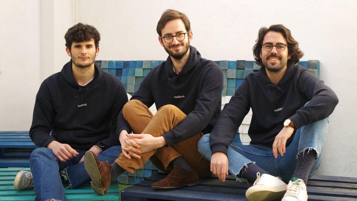 De izquierda a derecha: Pol Rosell, Carlos Marchal y Arnau Navarro, cofundadores de Haddock.