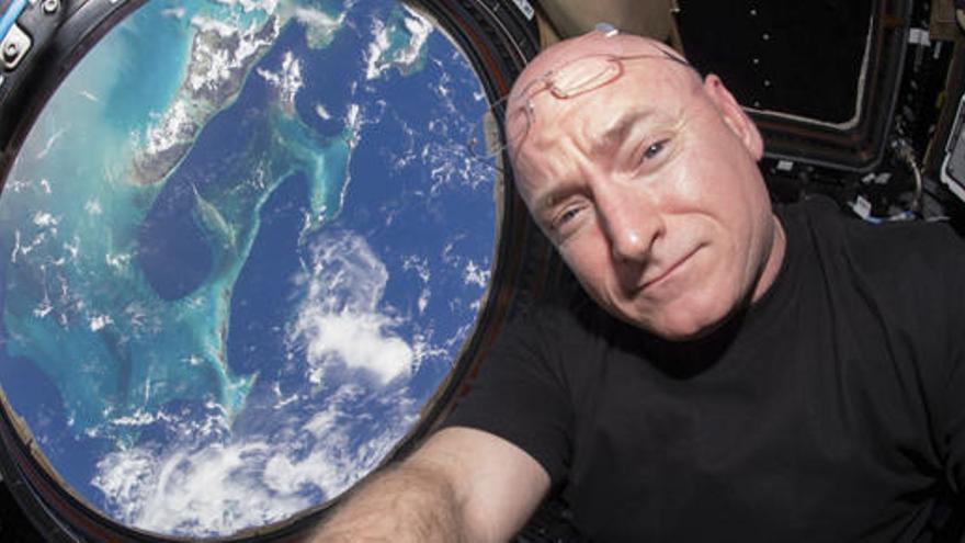 El astronauta Scott Kelly en el espacio