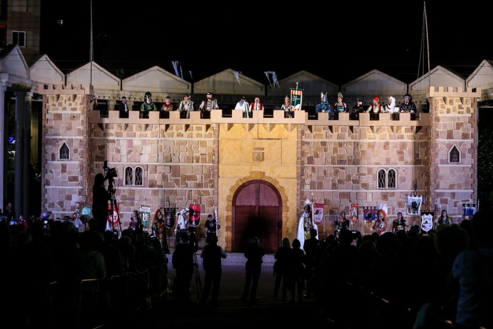 Ximo Terrasala abrió anoche en el castillo las fiestas de Calp.