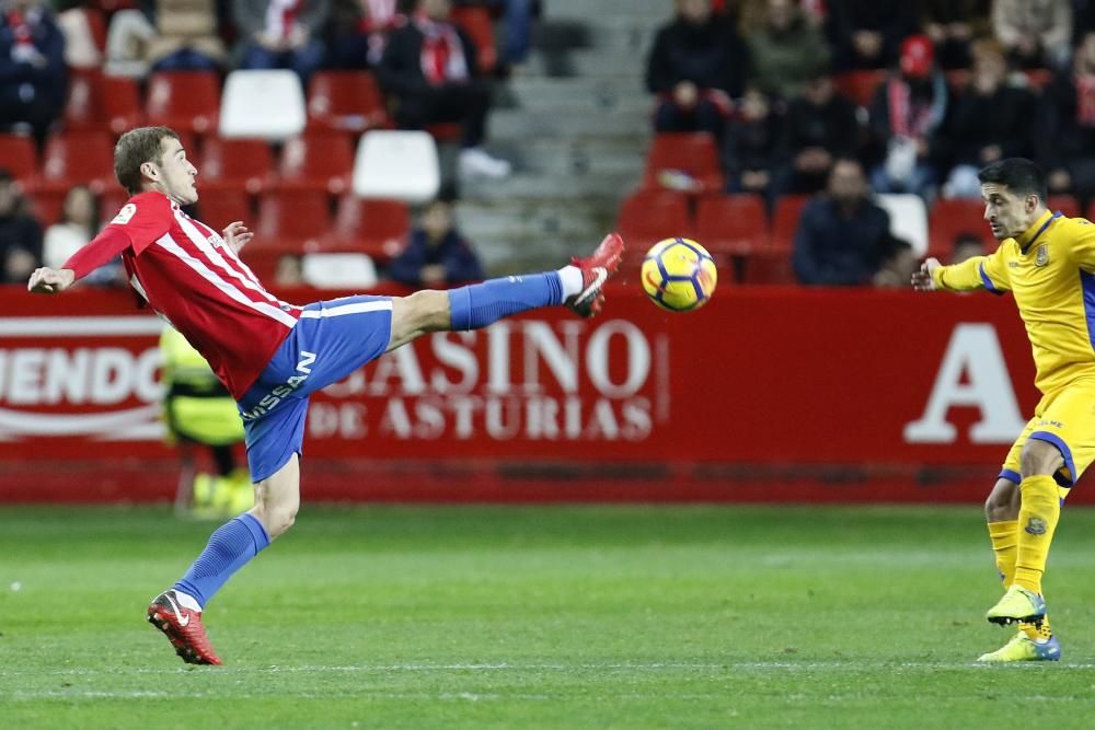 El partido entre el Sporting y el Alcorcón, en imágenes