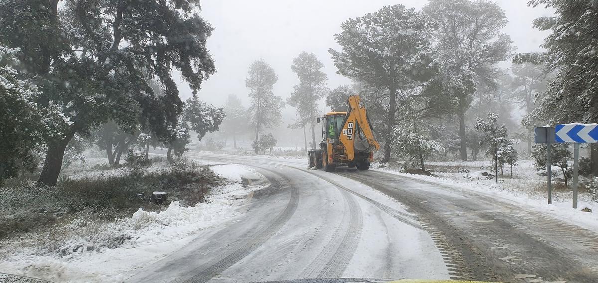 Carreteras cortadas por la nieve en la Comunitat Valenciana