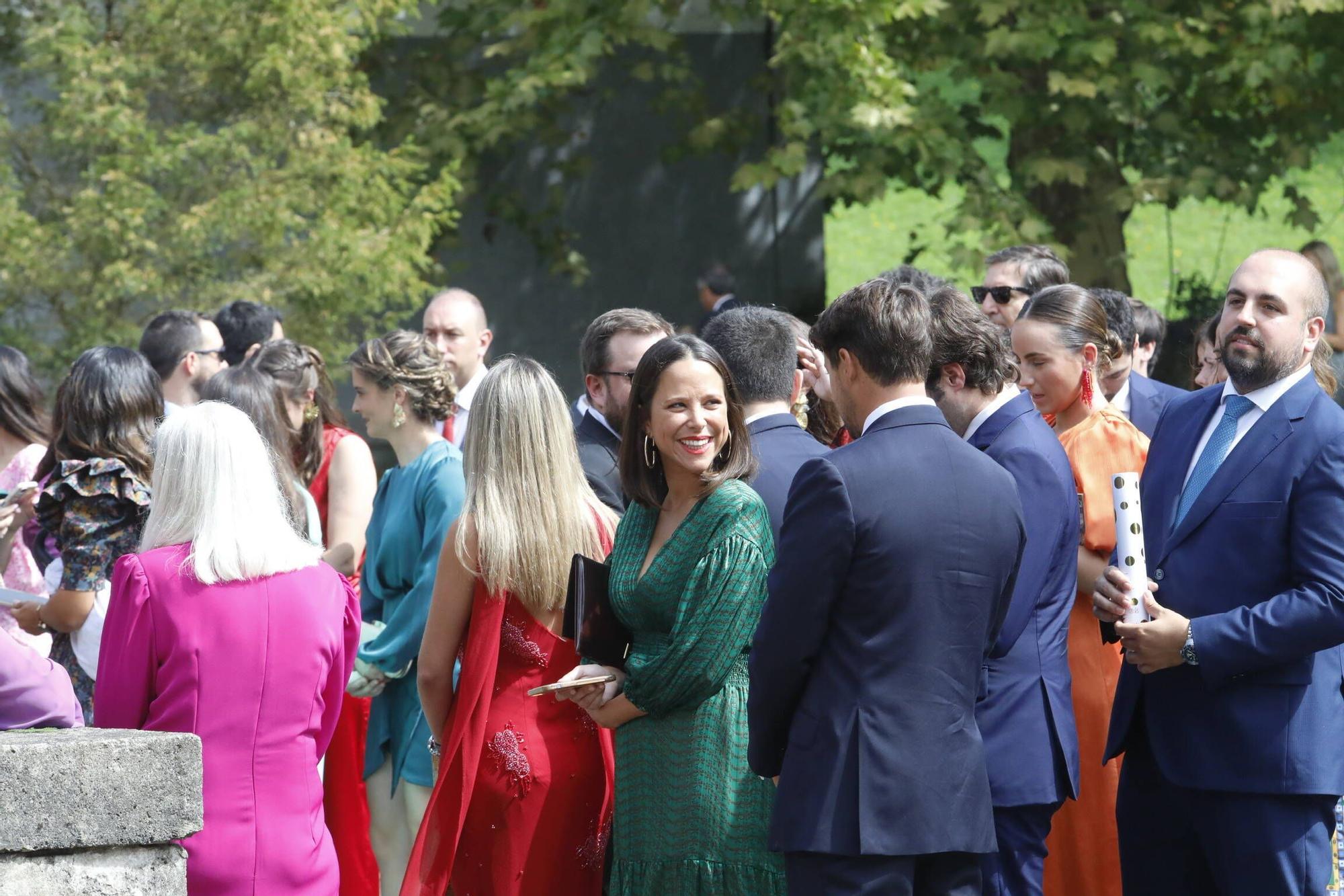 El Rey Felipe VI, testigo de excepción en la boda de su ahijado en Gijón (en imágenes)