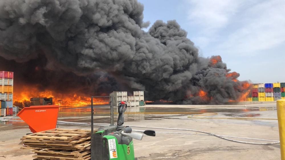 Incendio en una empresa en El Puig