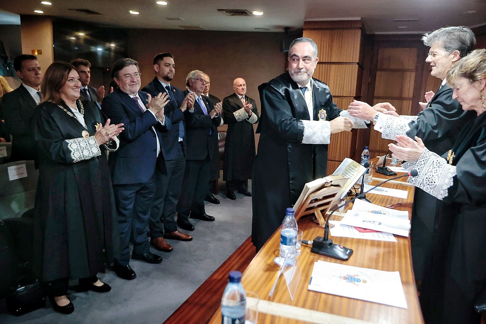 Toma de posesión de Niederleytner como presidente del Consejo Canario de Abogados