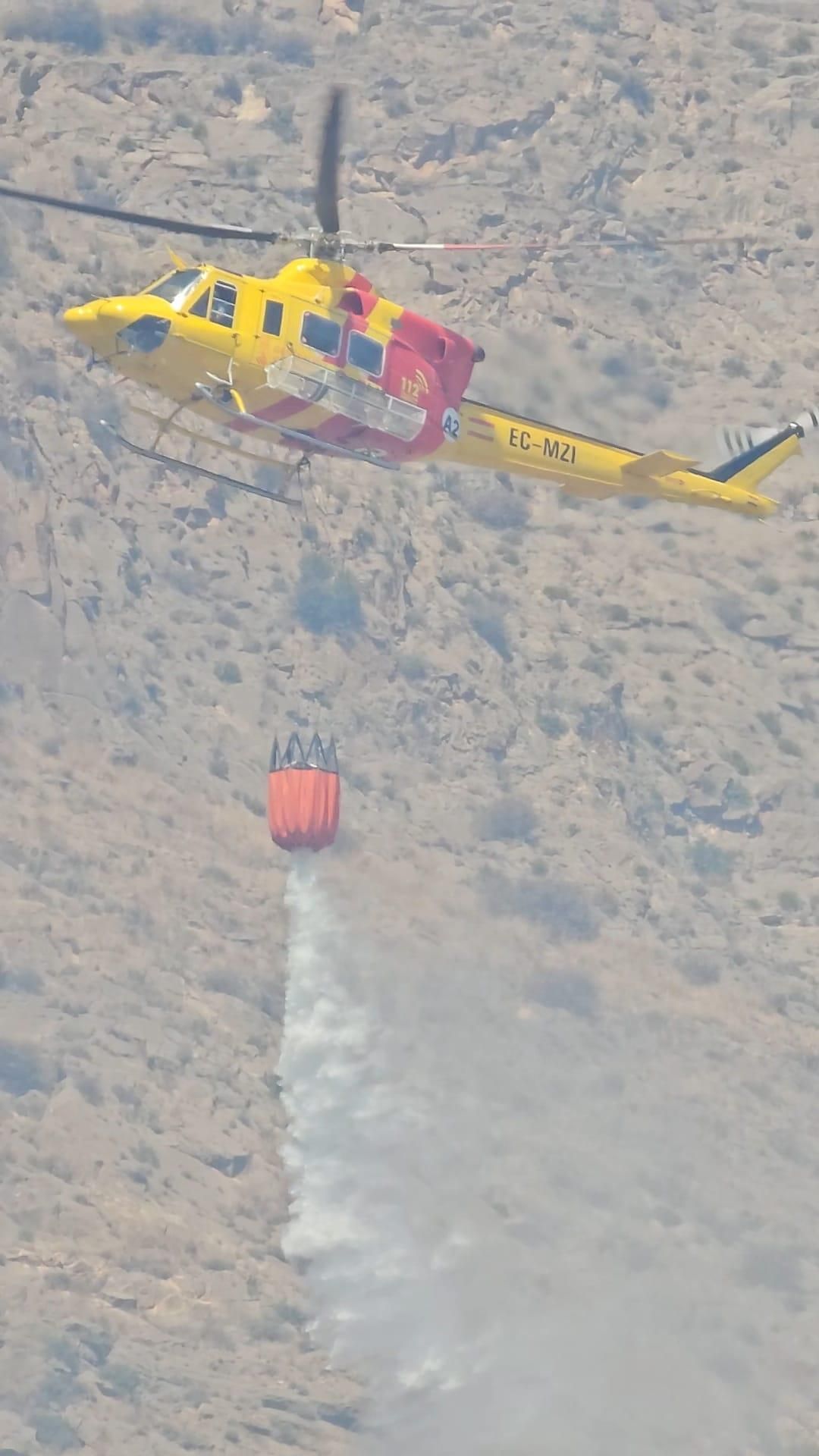 Controlado el incendio forestal que afectaba a la Sierra de Orihuela en La Aparecida
