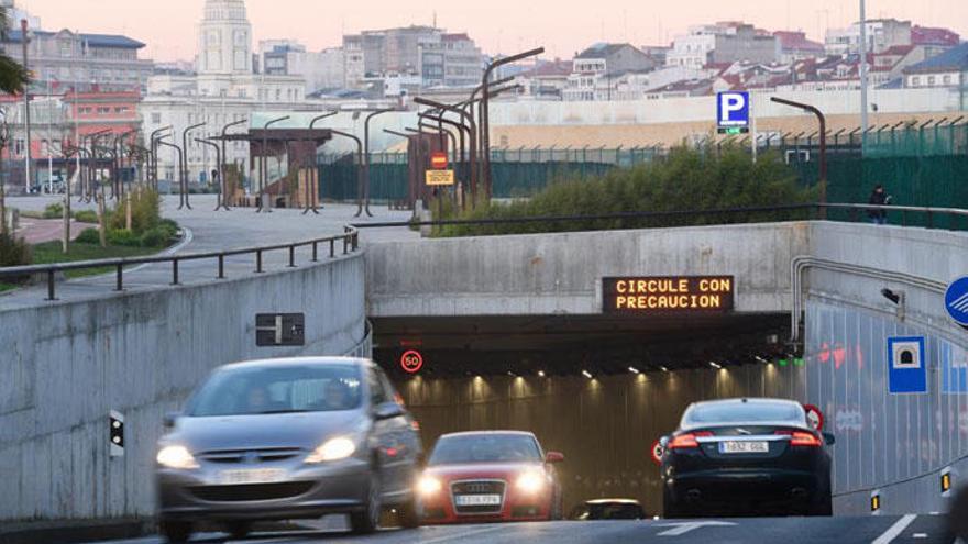 Uno de los accesos al tritúnel de A Coruña.