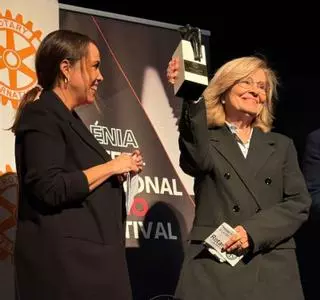 Premio a la guitarrista de Dénia y profesora Concha Ballester Pons