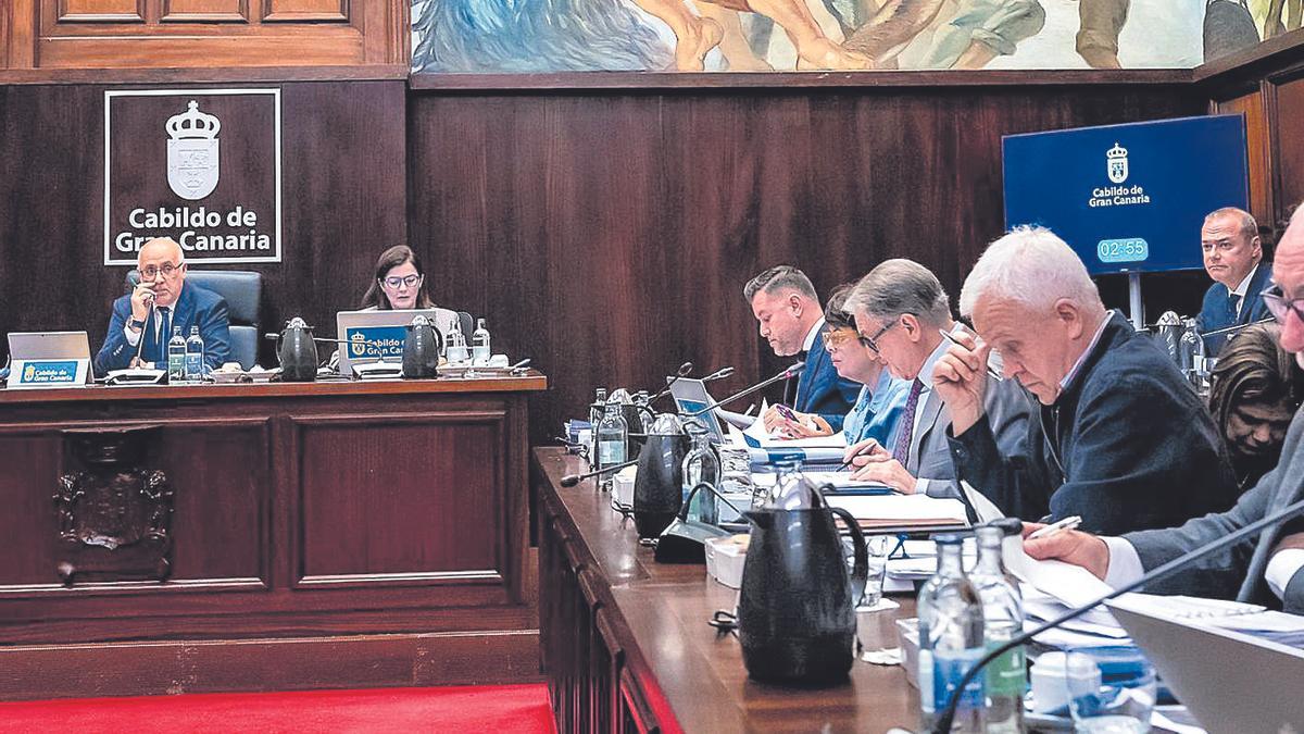 Imagen de archivo de un Pleno del Cabildo con Teodoro Sosa ejerciendo de portavoz de NC-FA