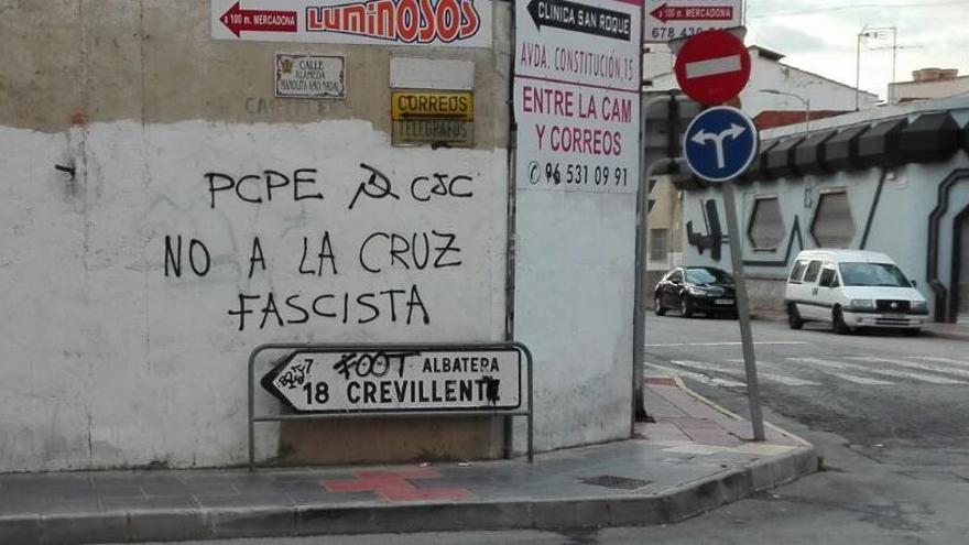 Nuevas pintadas en contra de la Cruz de los Caídos tras la manifestación de  la Falange - Información