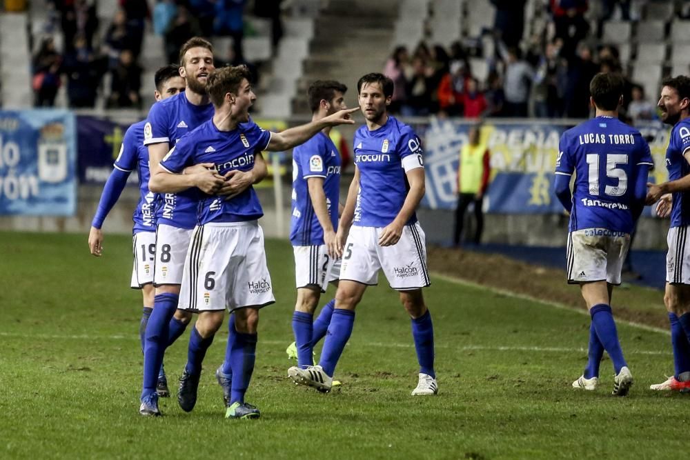 El partido entre el Langreo y el Oviedo B, en imágenes