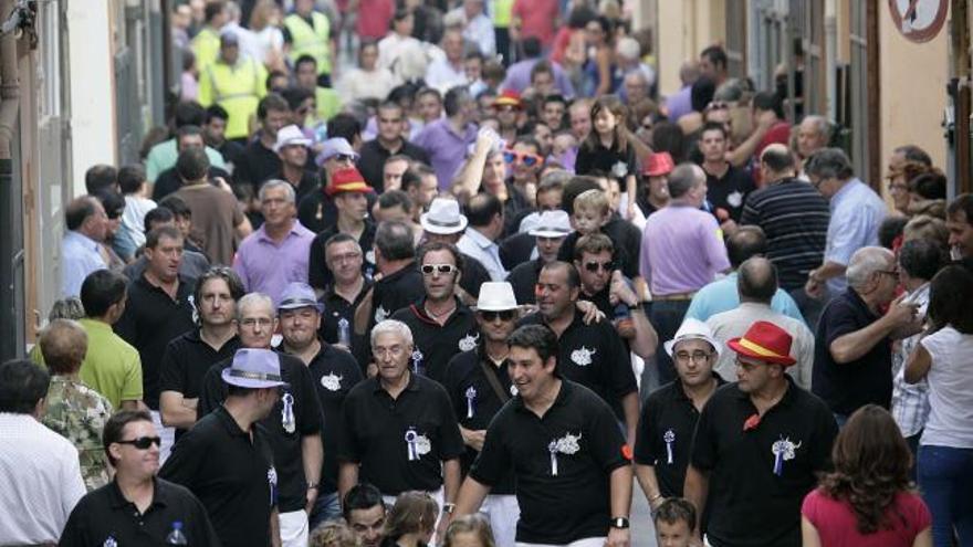 Almassora se echa a la calle en el inicio de las fiestas