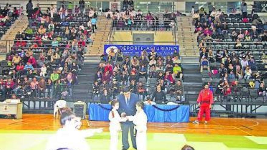 Un momento del torneo, con mucho público en las gradas.