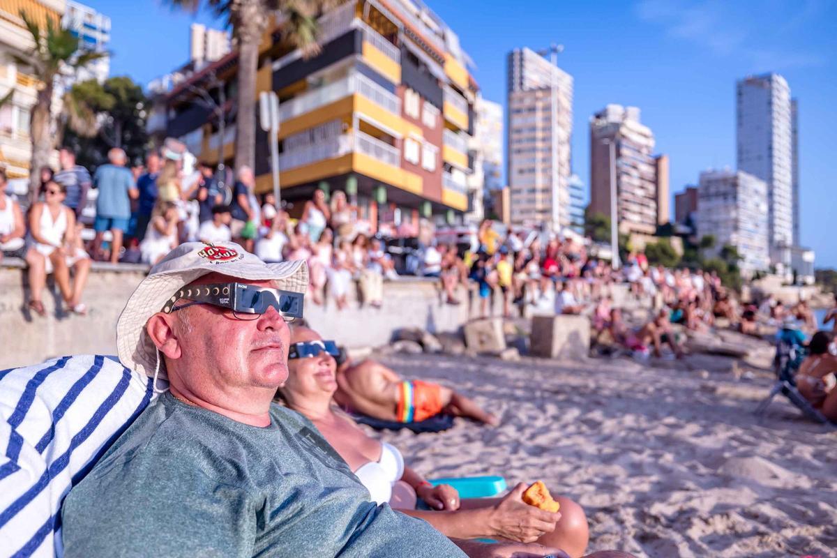 Así se ha visto el eclipse desde Benidorm Así se ha visto el eclipse desde Benidorm