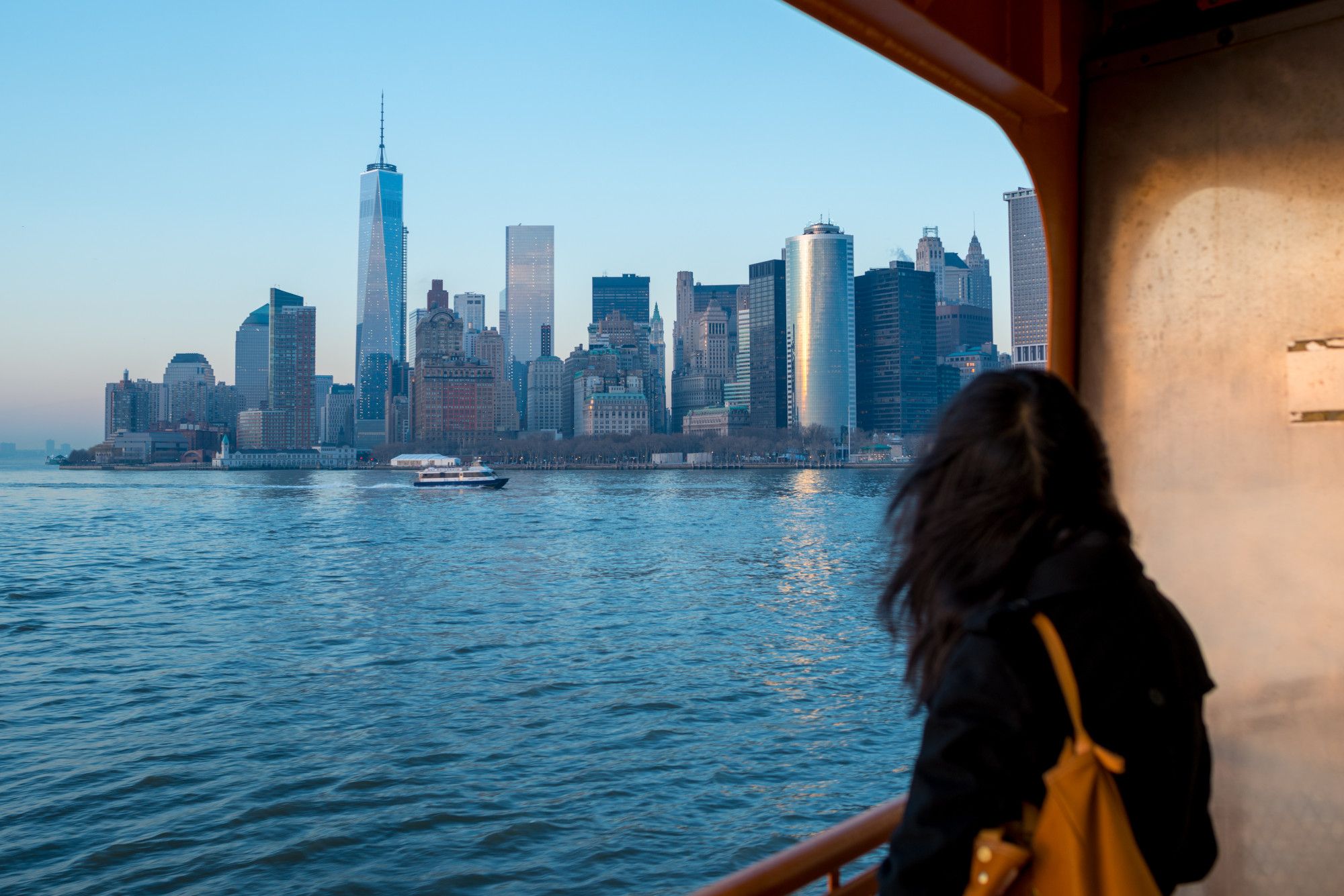 Vista del skyline de Manhattan desde el ferry a Staten Island.
