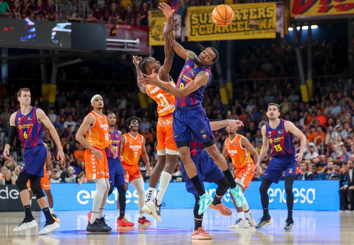 Las imágenes del cuarto partido entre el FC Barcelona y el Valencia Basket de la final de la Liga Endesa