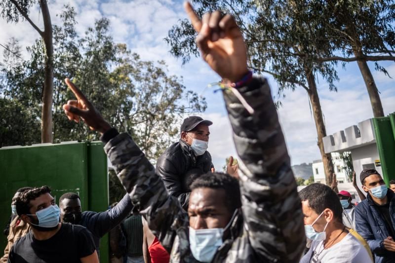 Campamento de Las Raíces tras los altercados que acabaron con heridos y detenidos