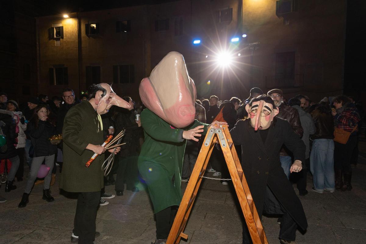 L'Home dels Nassos en l'acte previ a les campanades.