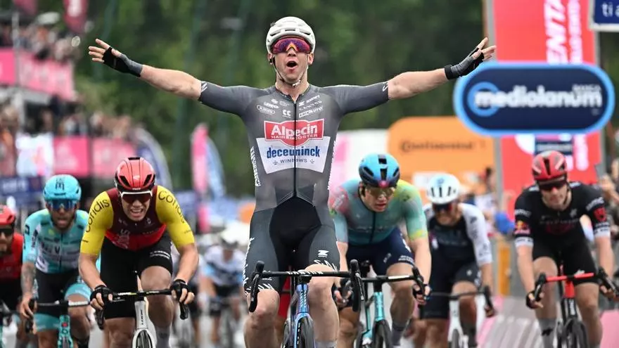Una fuerte caída enturbia la sexta etapa del Giro, que termina con victoria del australiano Groves