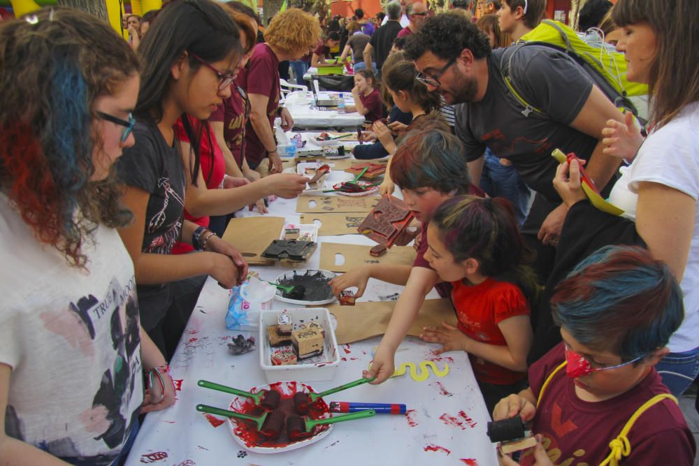 Multitudinaria festa pel valencià en Muro