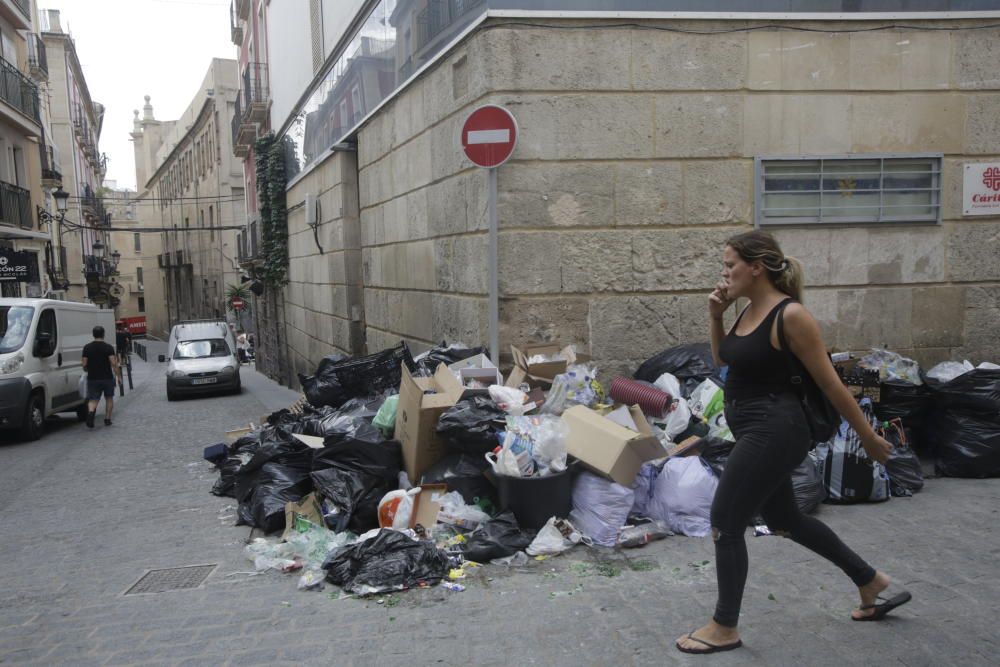 Basura en las calles de Alicante