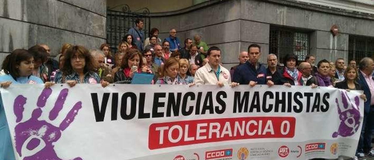 Concentración en Oviedo contra la violencia machista.