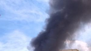 Vídeo: Arde un edificio en Castelló