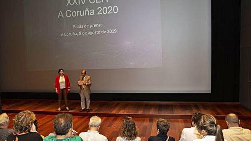 El concejal Jesús Celemín interviene en la inauguración del Congreso de Astronomía.