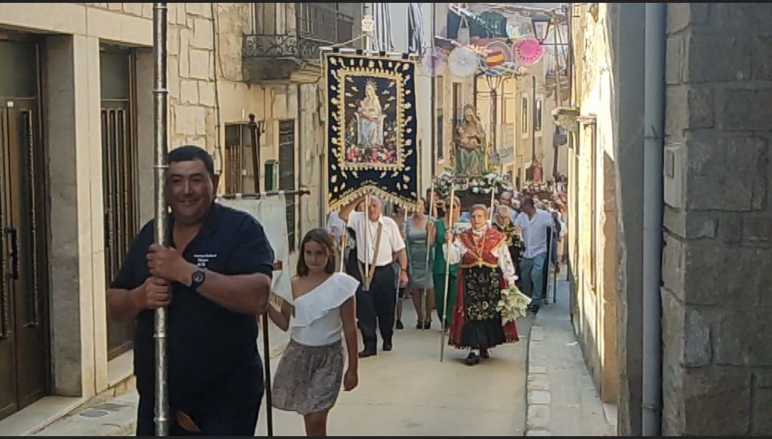 GALERÍA| Traslado de la Virgen de la Bandera en Fermoselle