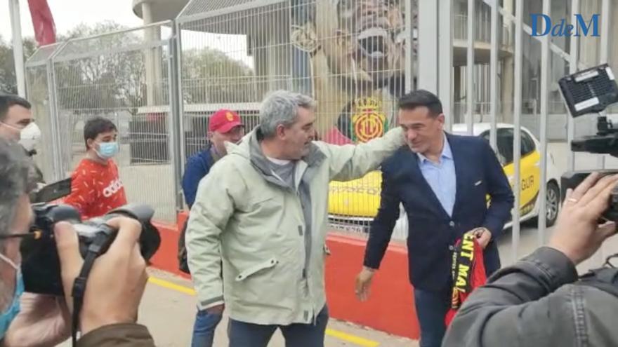 El vídeo de la emotiva despedida a Luis García de decenas de aficionados del Mallorca en Son Moix