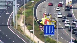 Retencions de més de 21 quilòmetres a l’AP-7 entre el Papiol i Subirats per un accident