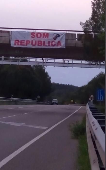 Els CDR omplen de cartells el tram gironí de la N-II