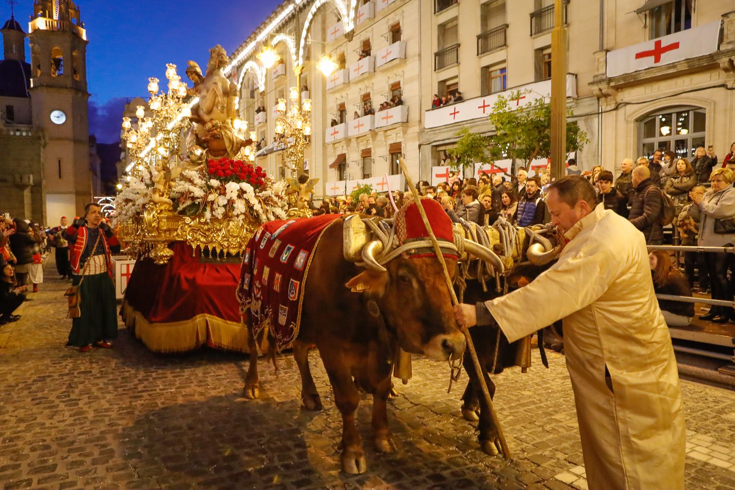 Alcoy rinde culto a su patrón