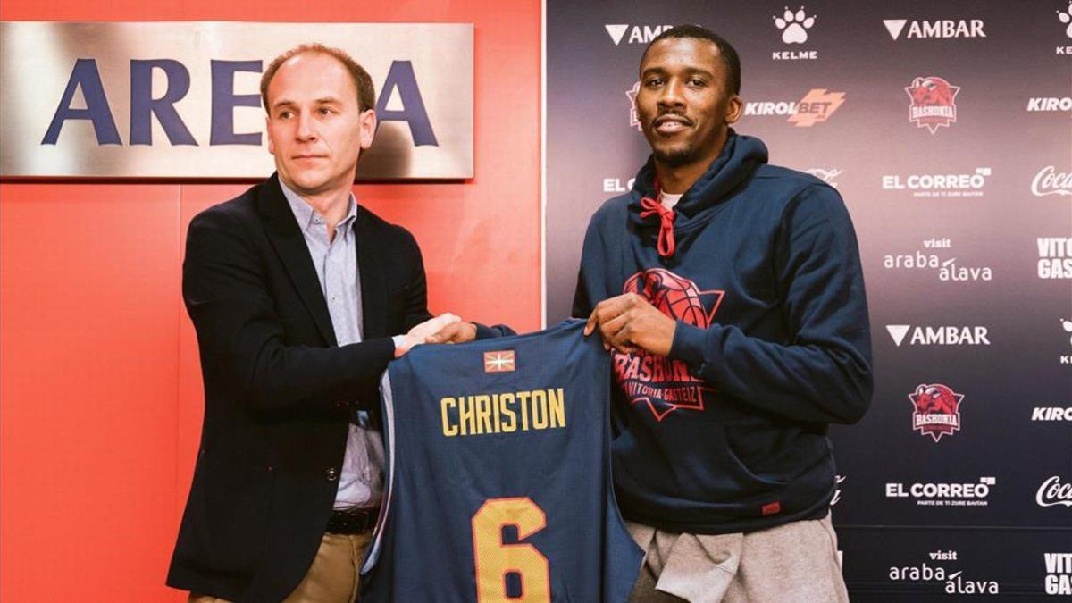 Christon, el dia de su presentación como nuevo jugador del Baskonia