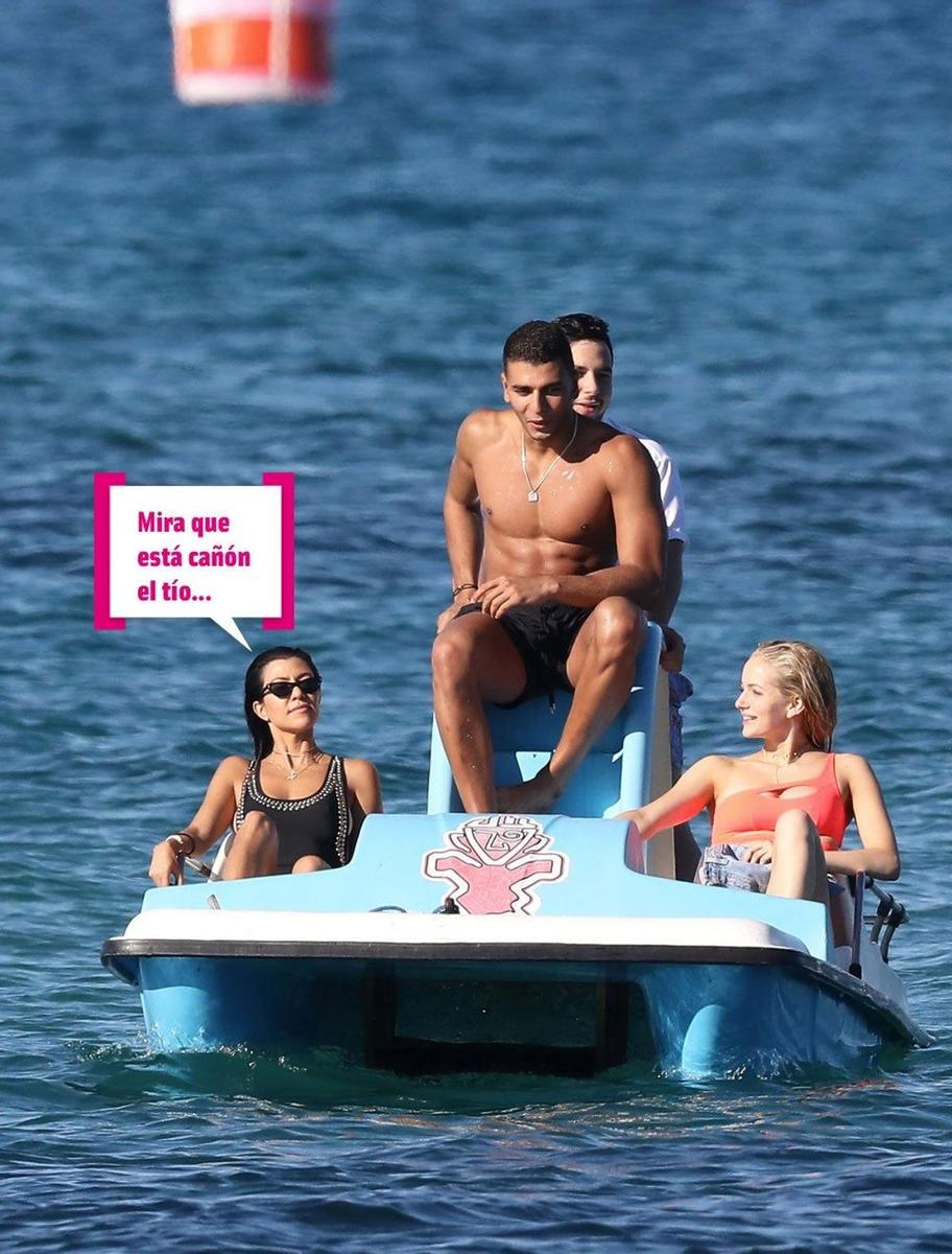 Kourtney Kardashian, la reina del barco a pedales