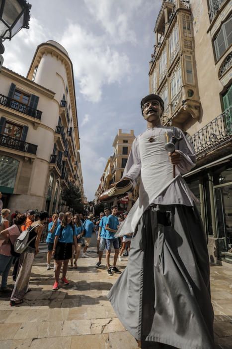 Stelldichein der Riesenfiguren in Palma de Mallorca
