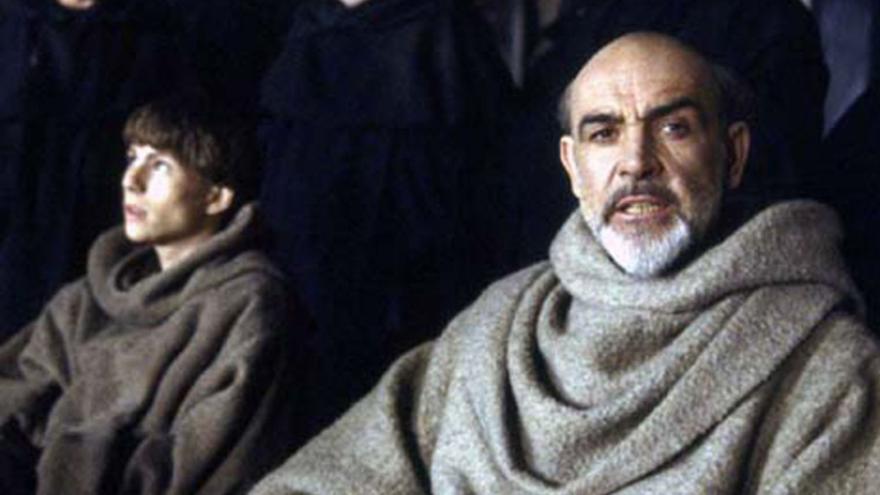 Sean Connery como el fraile franciscano Guillermo de Baskerville en la película “El nombre de la rosa”.  | // FARO