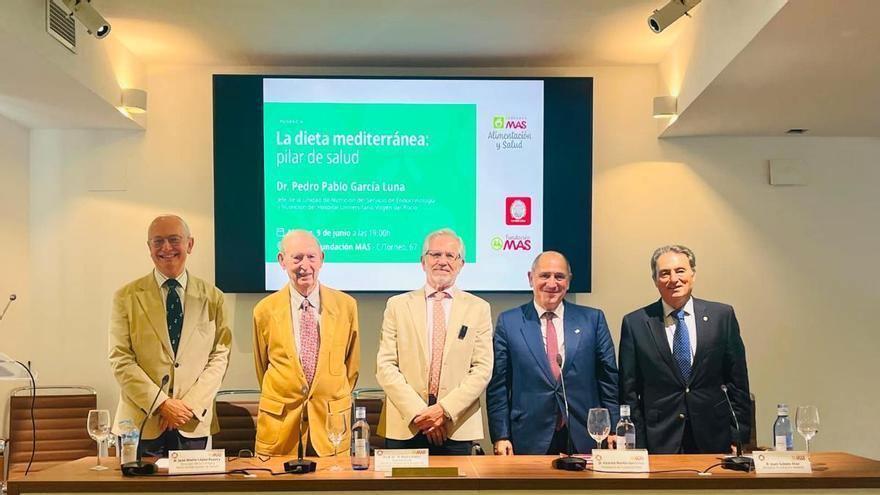 El Dr. García Luna, presidente de la SANCYD, defiende la dieta mediterránea como el patrón alimentario más saludable del mundo