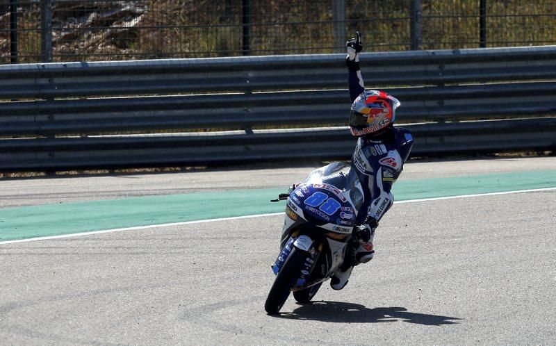 Segunda jornada de entrenamientos en Motorland