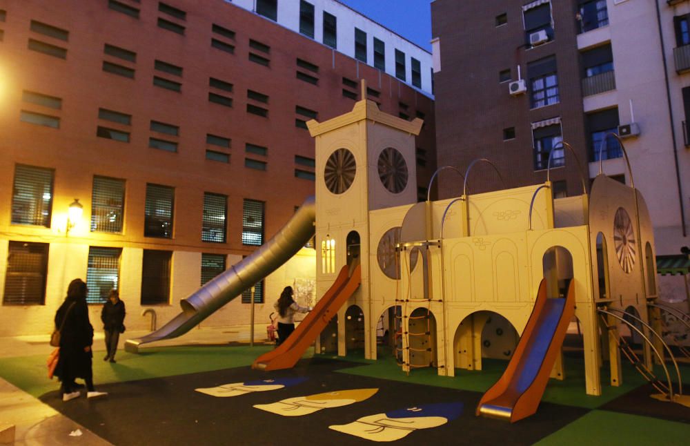 Nuevo parque infantil cofrade en el Centro de Málaga.