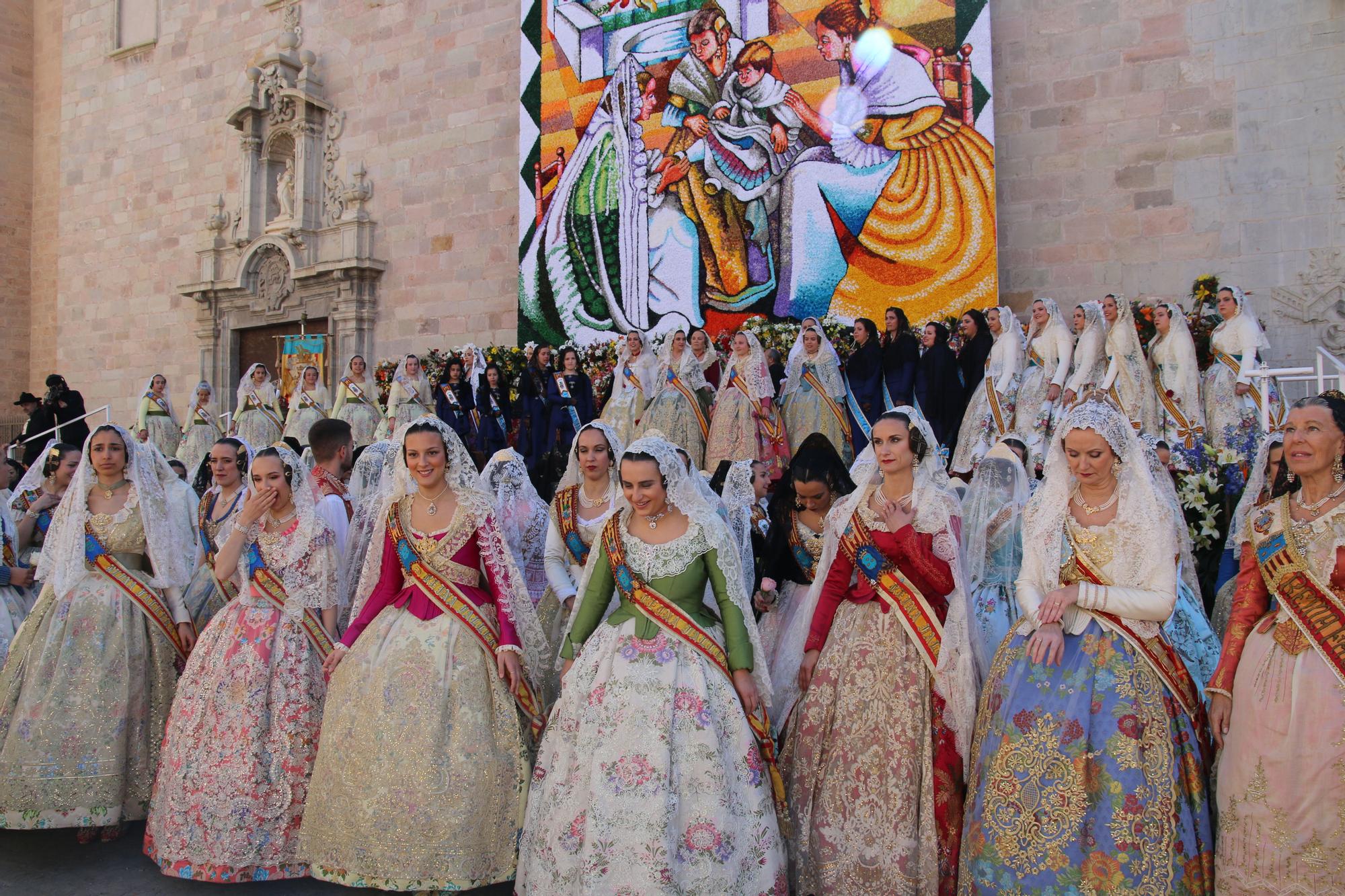 Las mejores imágenes de la 'Ofrena' de las Fallas de Burriana