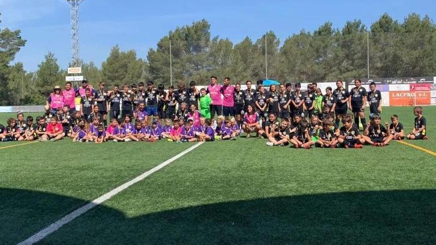 Un club de fútbol de Ibiza denuncia humillaciones por parte de sus rivales