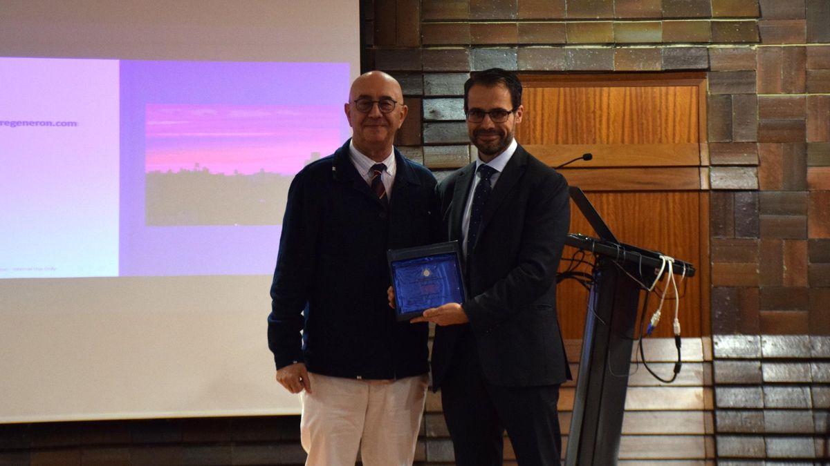 La Facultad de Medicina y Ciencias de la Salud otorga el reconocimiento Egregie Munia 2025 a la labor científica del Dr. Adolfo Álvarez Ferrando