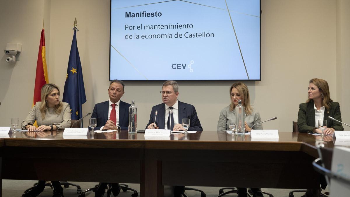 Marta Barrachina muestra su firme compromiso con la defensa de la economía de la provincia y respalda a la CEV