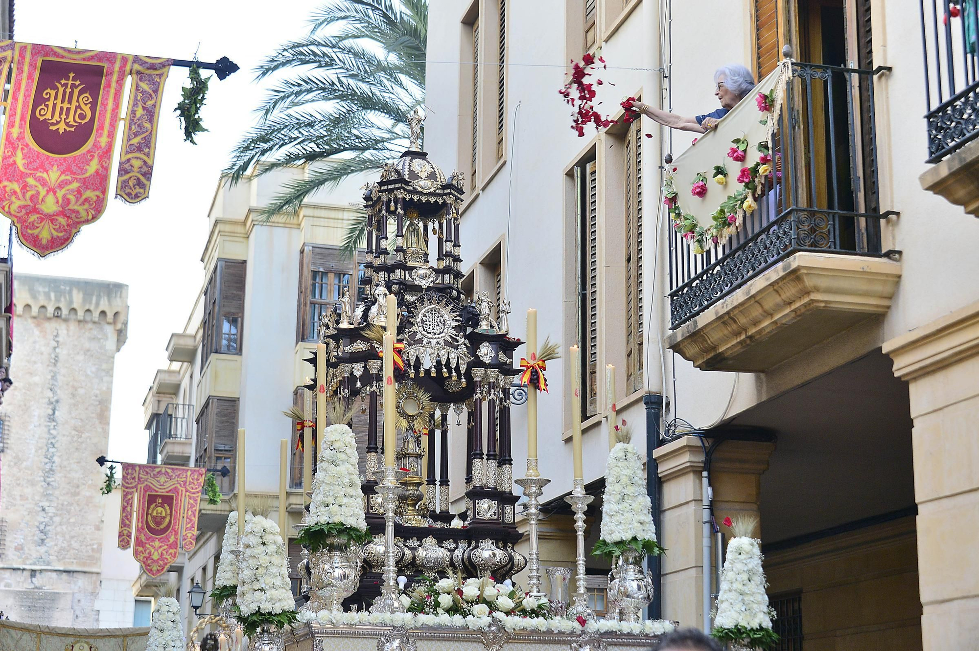 Procesion del Corpus Christi y Altares en Elche