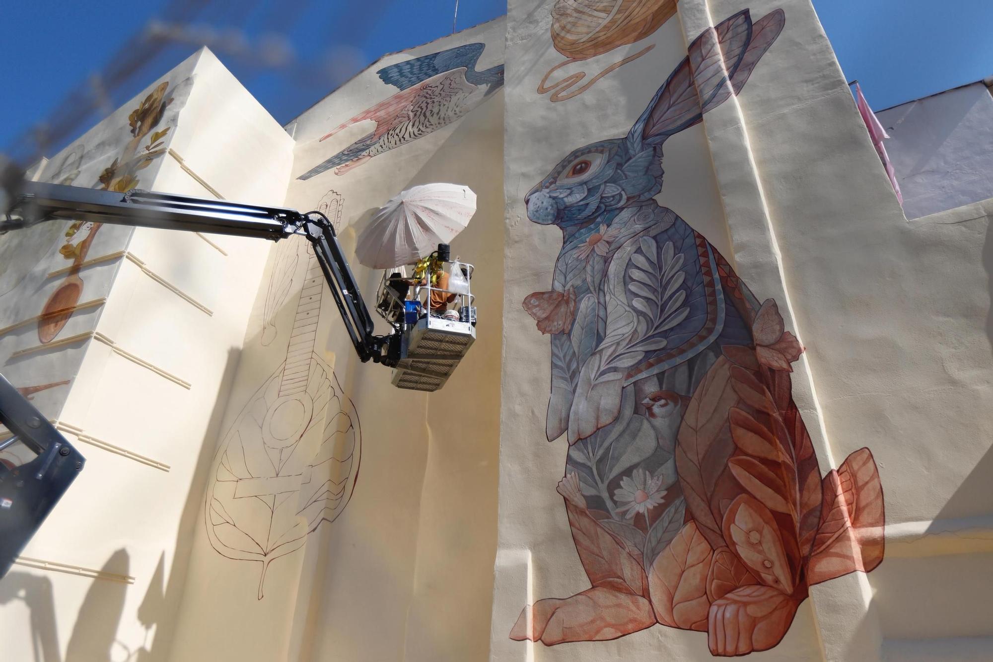 En imágenes | El Festival Asalto decora las calles de Zaragoza