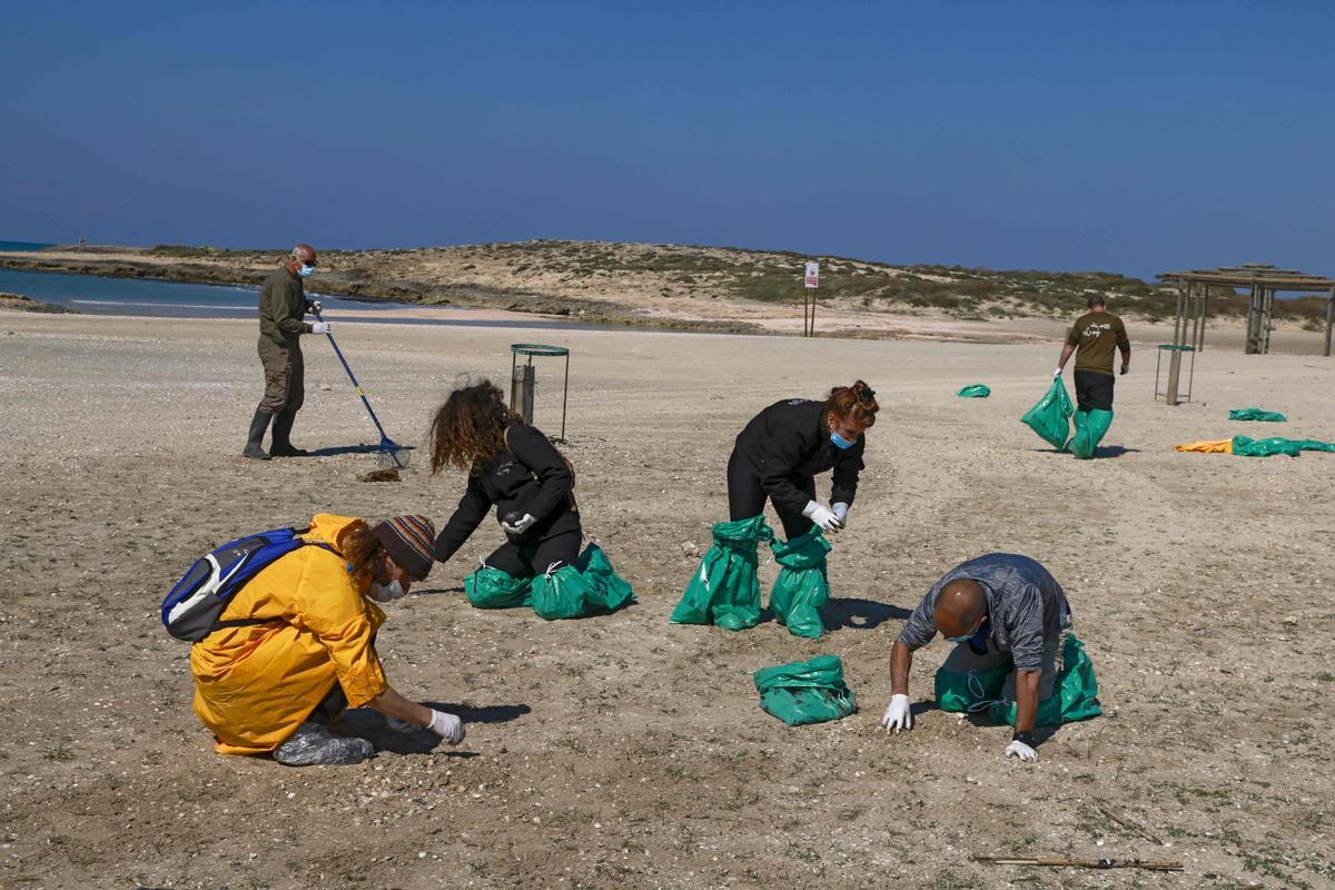Israel acusa l’Iran del pitjor desastre ambiental a les seves costes Israel acusa l’Iran del pitjor desastre ambiental a les seves costes