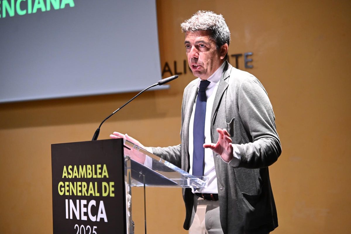 El presidente de la Generalitat, Carlos Mazón, durante su intervención en la asamblea de Ineca.