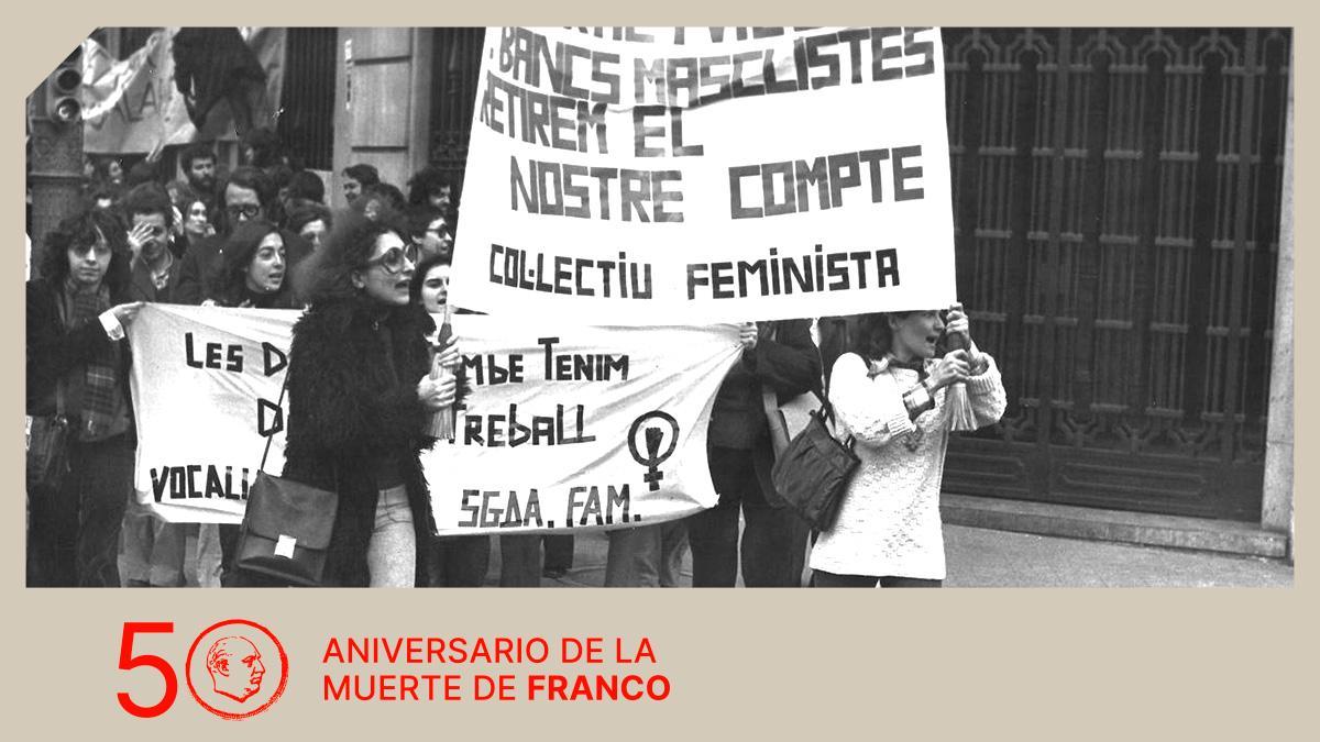 Lidia Falcón en una de las primeras manifestaciones feministas que hubo en España tras la muerte de Franco (1).