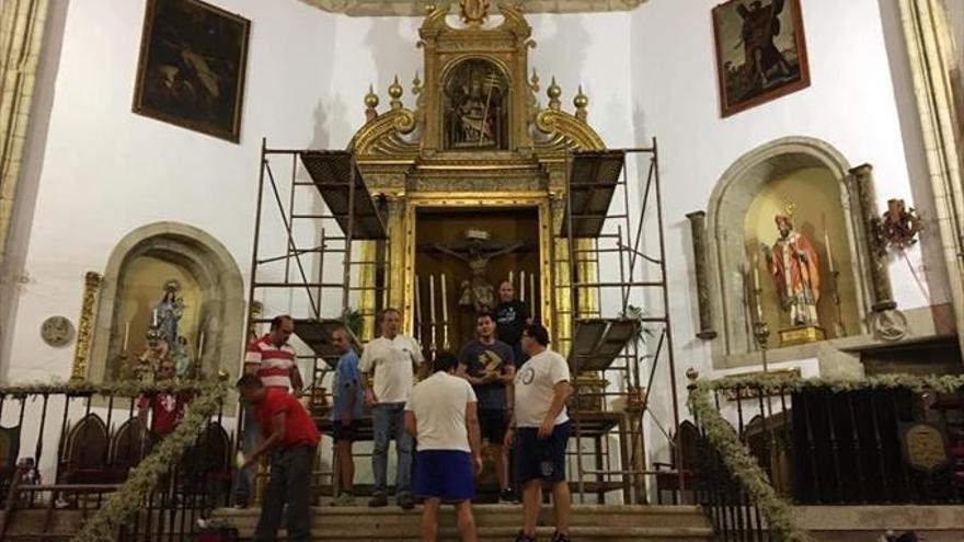 La iglesia de San Martín tiene todo listo para recibir hoy a la patrona