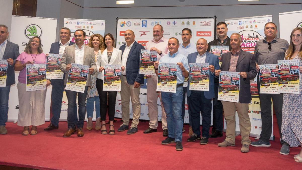 Los participantes en la presentación del Rallye Ciudad de La Laguna. | | E.D.